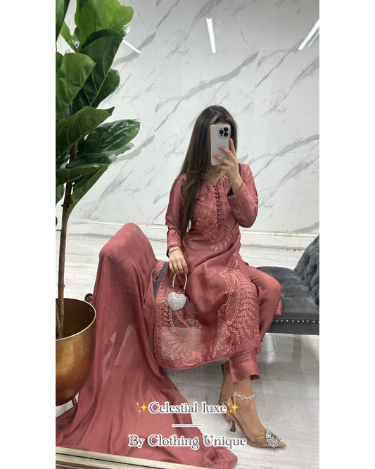 Celestial luxe 🕊️
