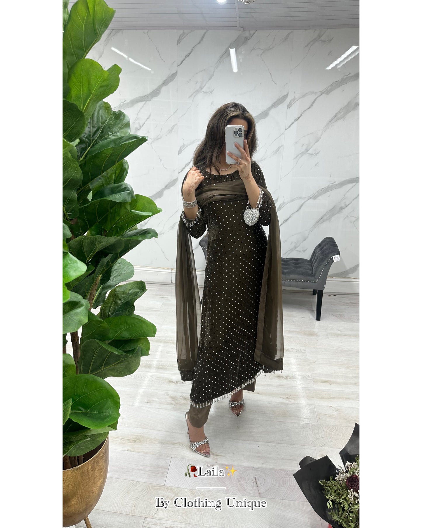 Laila 🕊️ luxe velvet