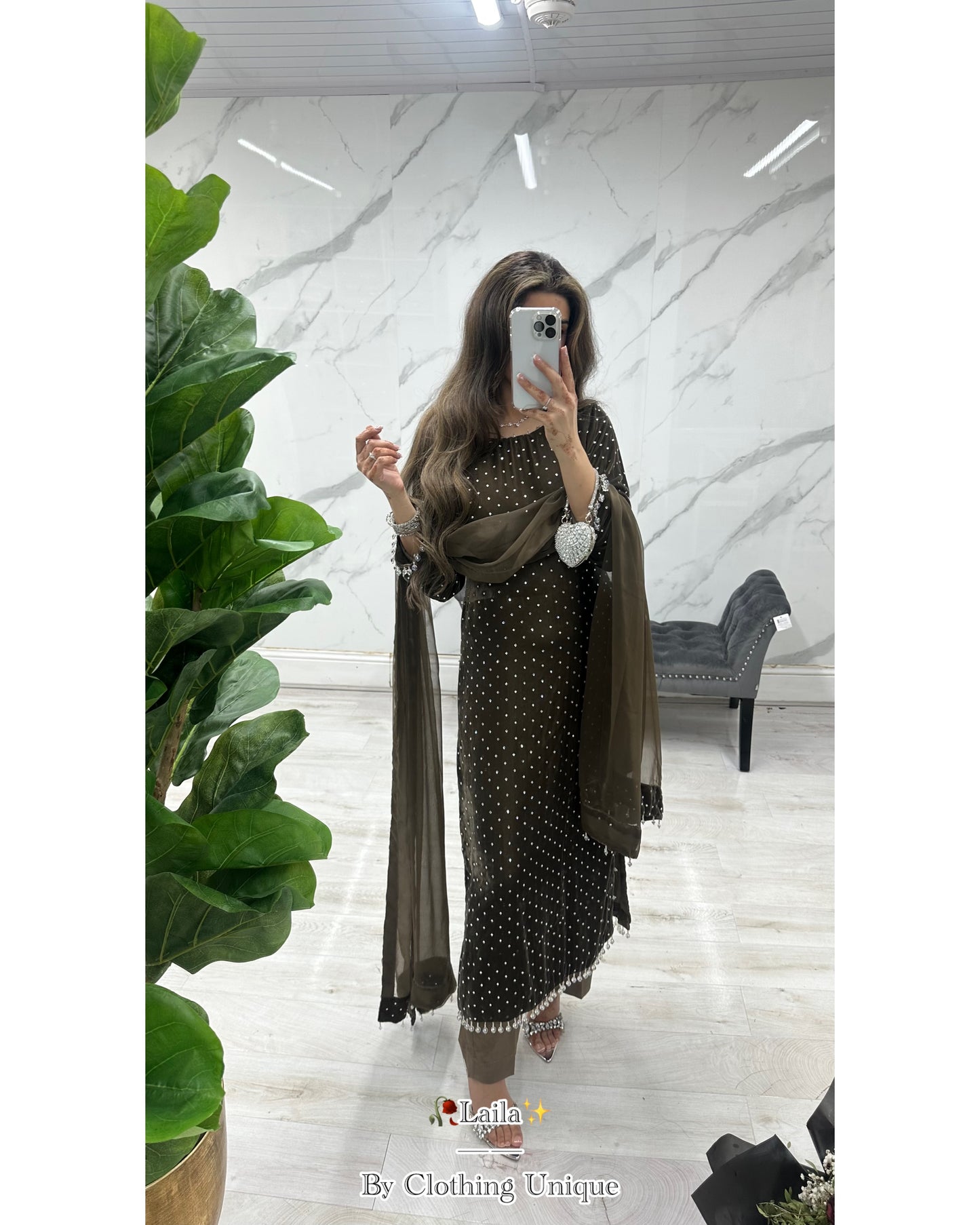 Laila 🕊️ luxe velvet