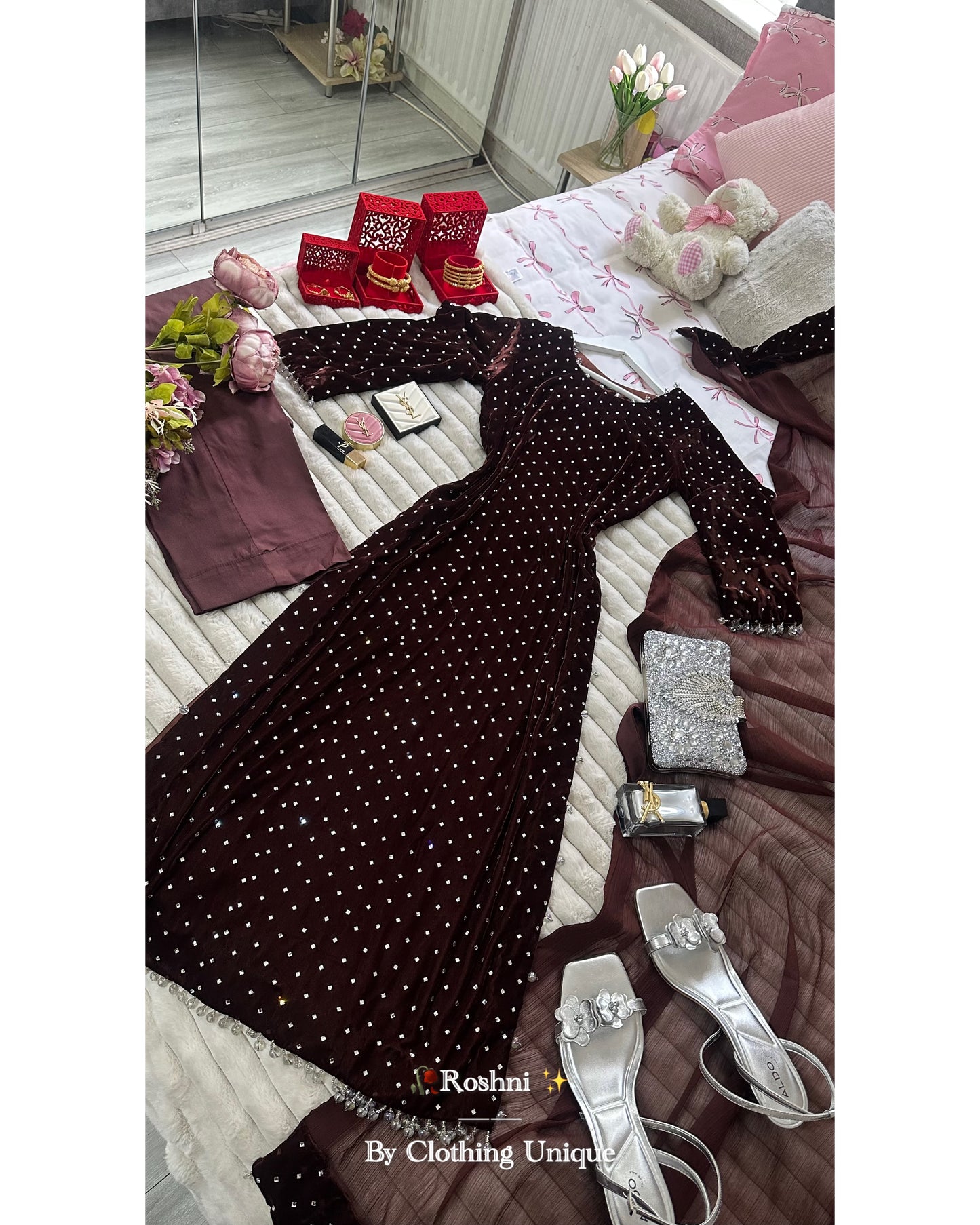 Roshni 🕊️ luxe velvet