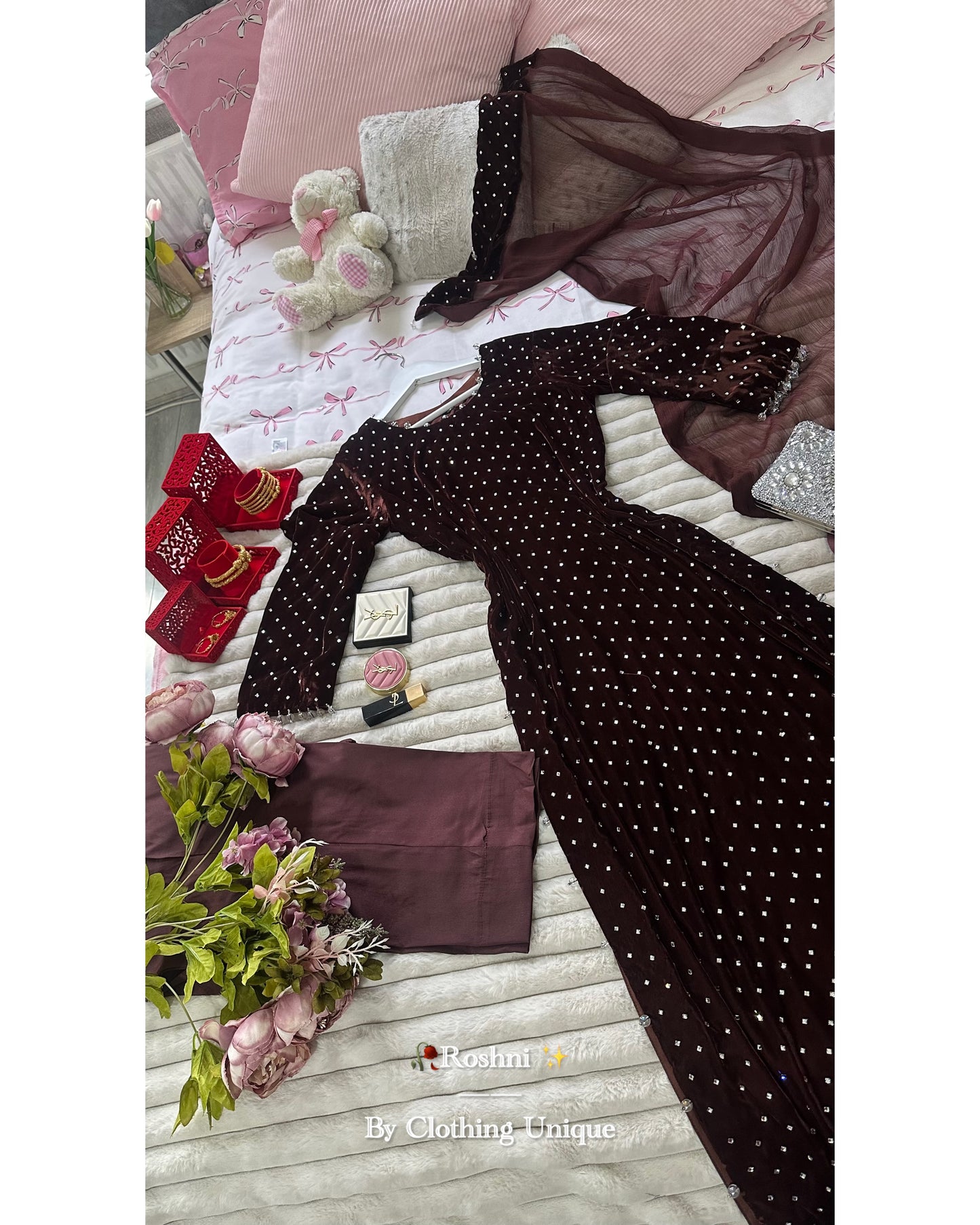 Roshni 🕊️ luxe velvet