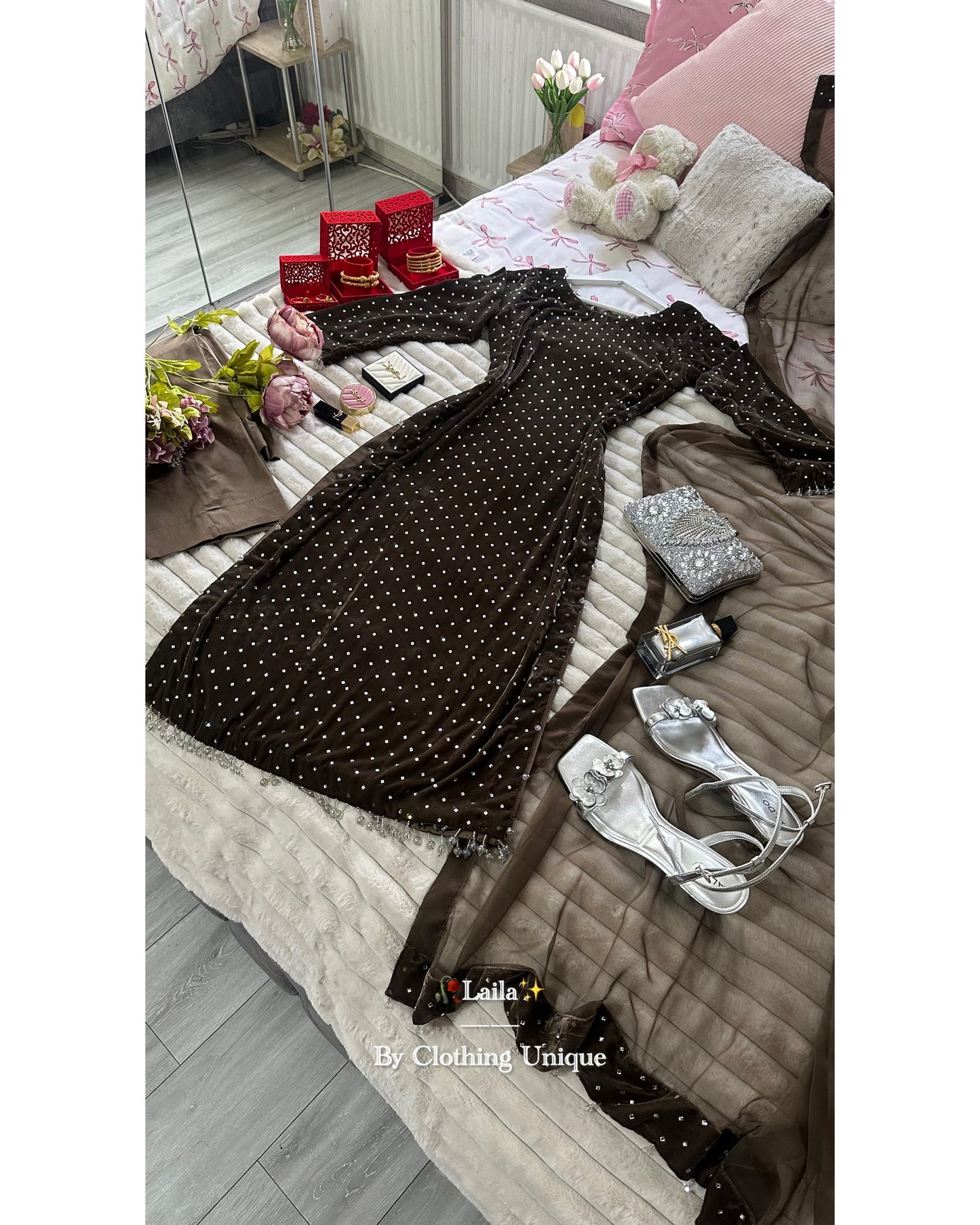 Laila 🕊️ luxe velvet