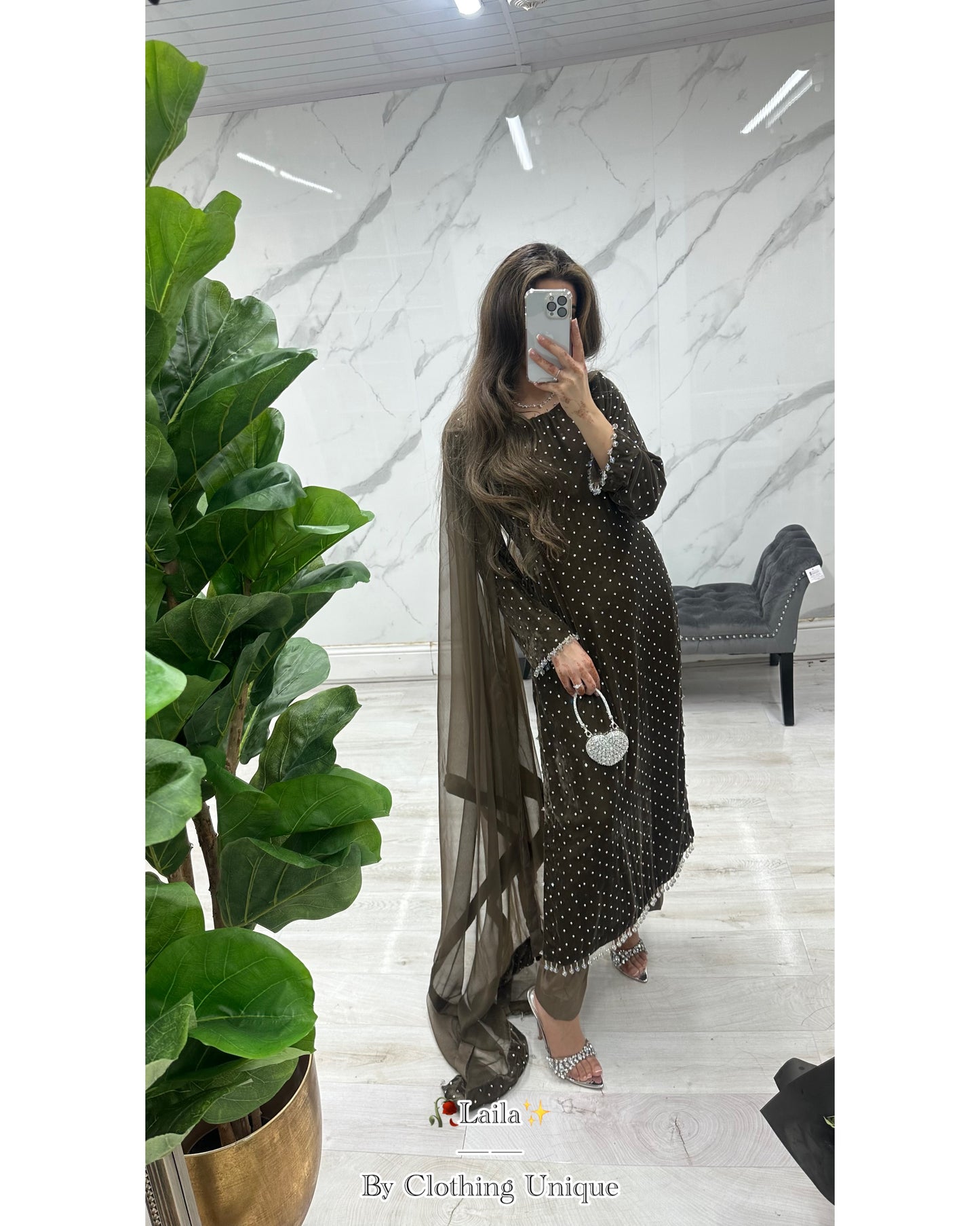 Laila 🕊️ luxe velvet