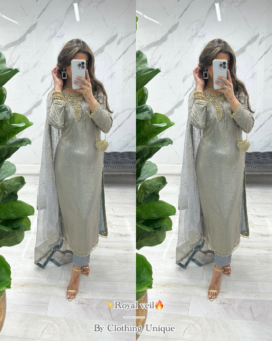 Royal veil